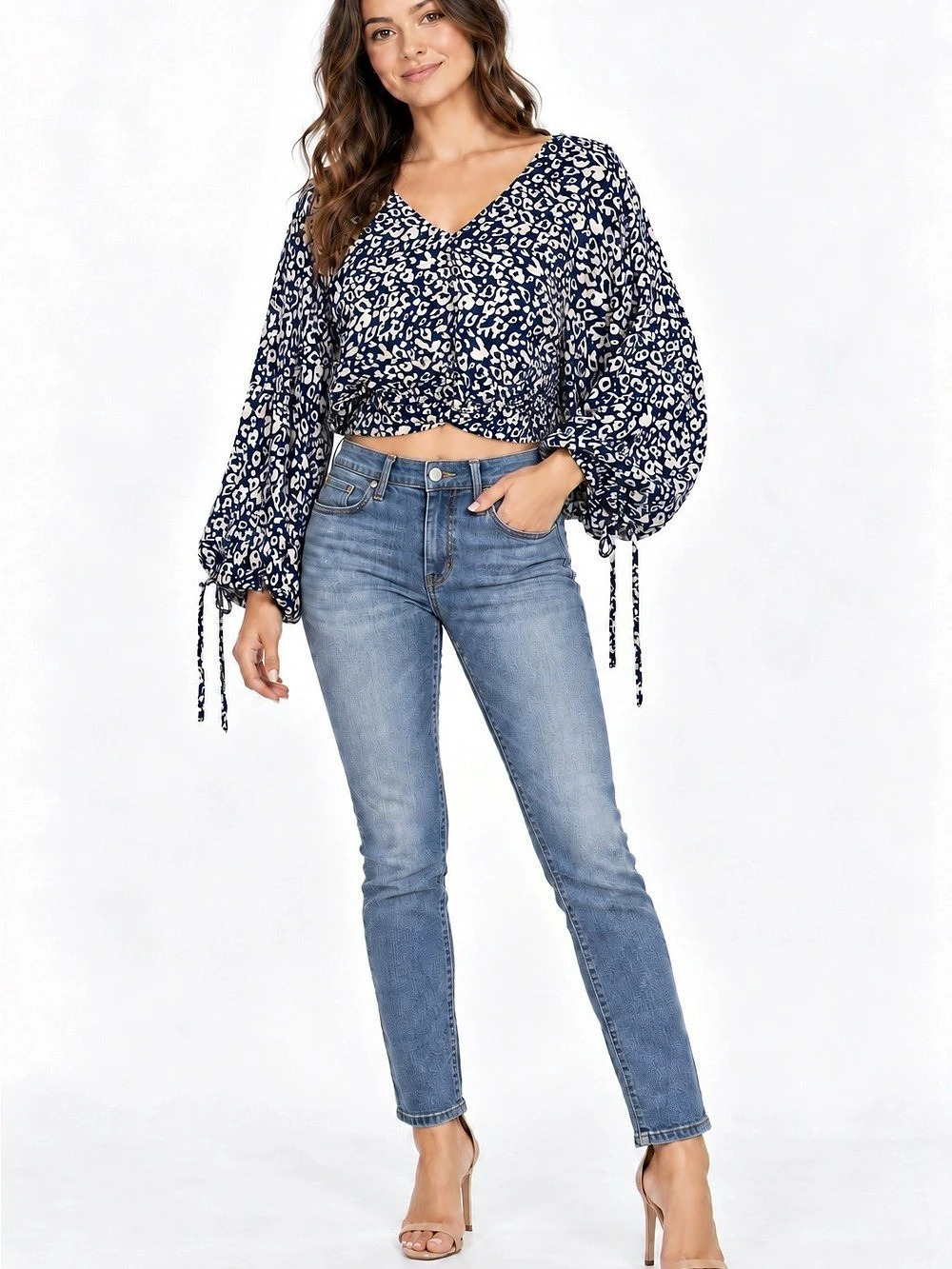 Umgee Animal Print V-Neck Blouse in Blue & White Medium Like New